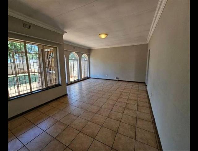 3 BEDROOM TOWNHOUSE FOR SALE IN PARKRAND